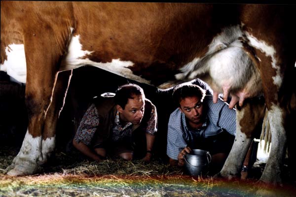 photo film bienvenue en suisse| L�a Fazer� Path�